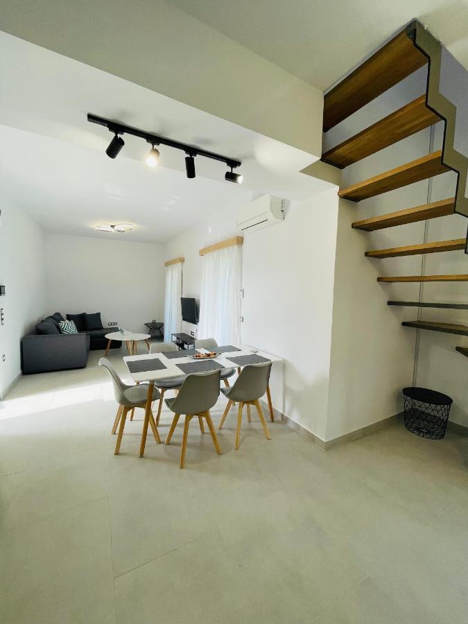 Rodelia 1 Apartment