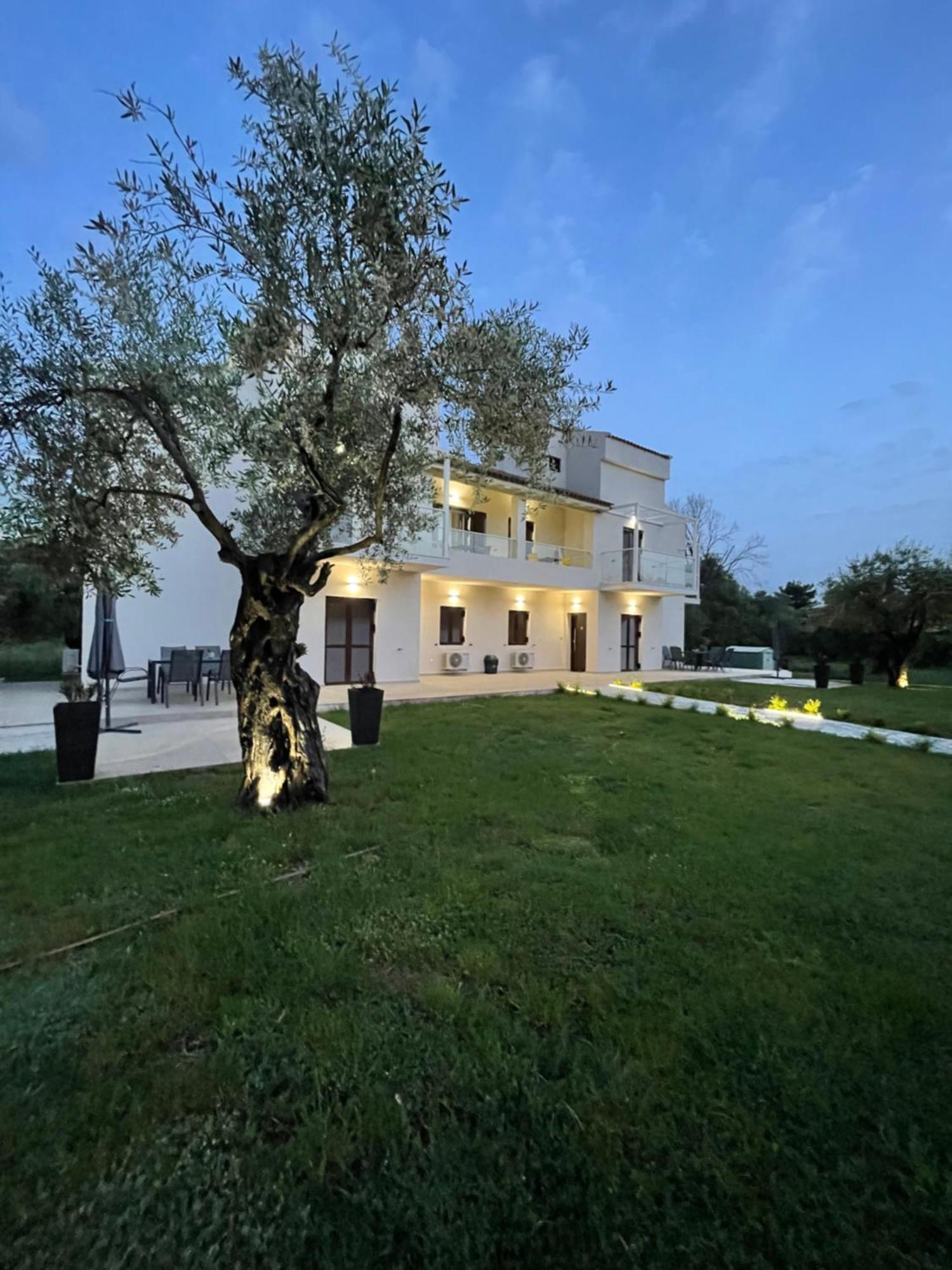 Rodelia 1 Apartment